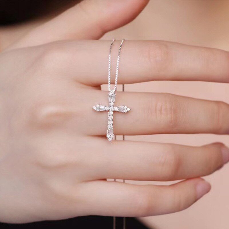 He Rose - Necklace